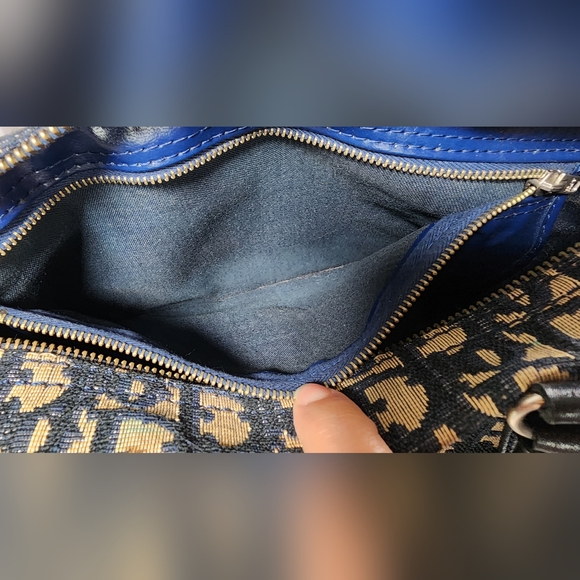 Christian Dior Boston Trotter. Small spots ext. Int dryness NO peeling or sticky - Picture 11 of 15